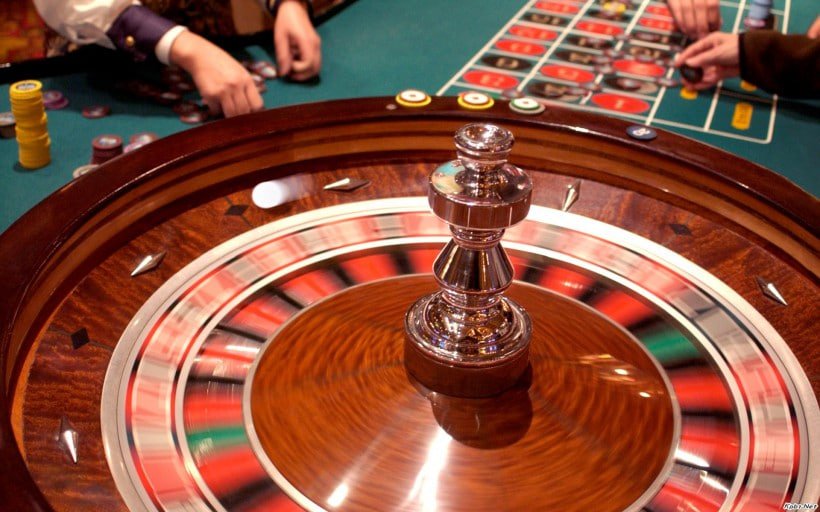 Tampilan meja di smartphone Antarmuka aplikasi nusaslots Casino Hold'em pada smartphone